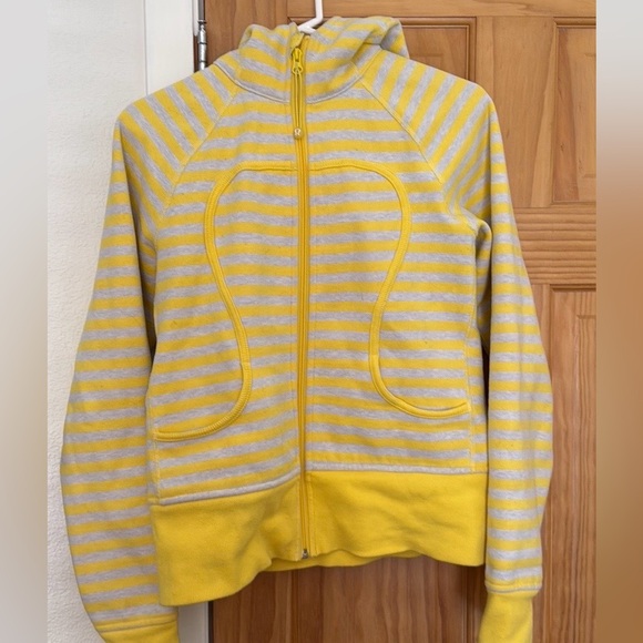Lululemon Scuba Hoodie size 8 - Picture 2 of 5